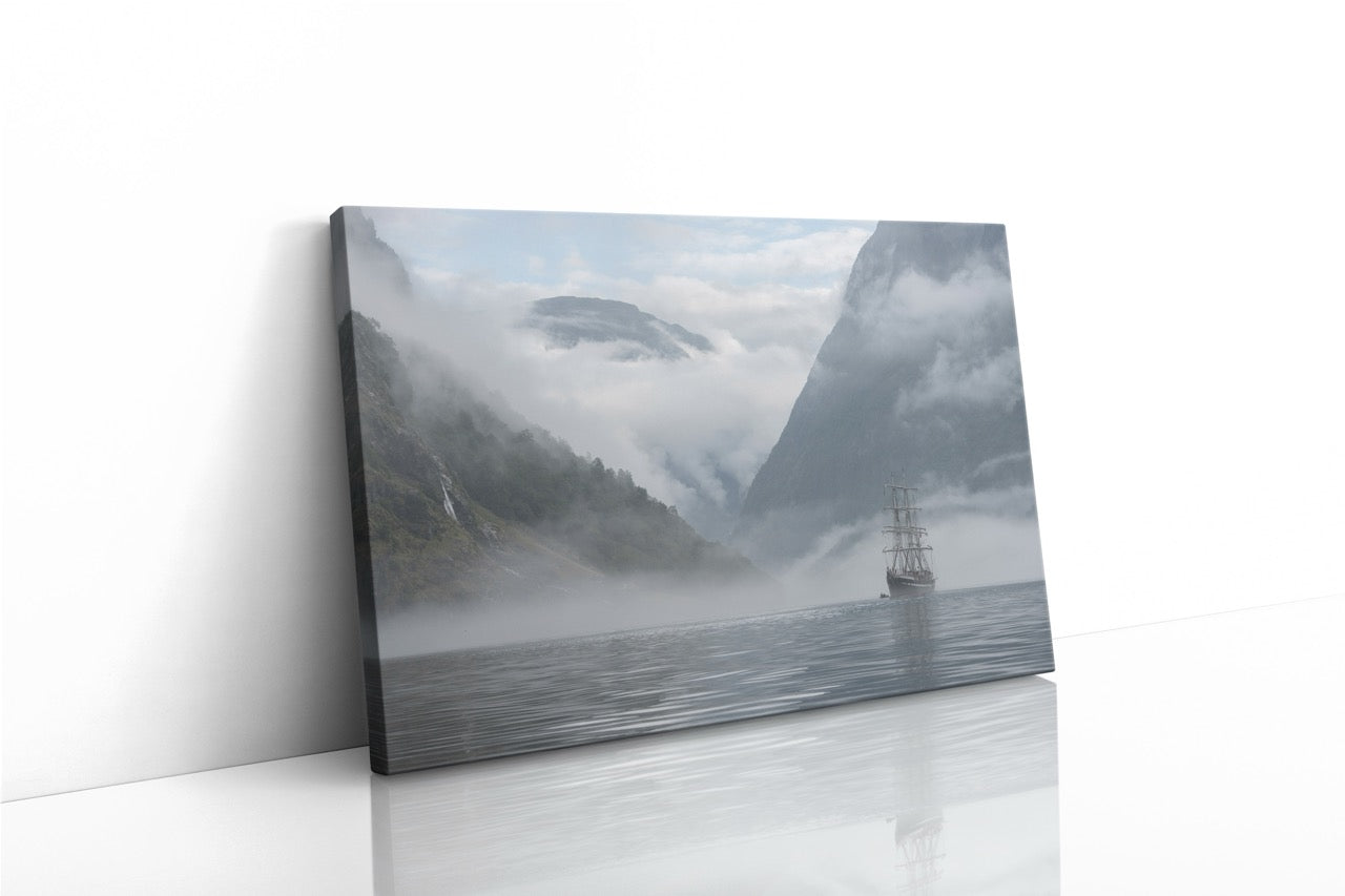 Tablou Canvas The Ship In Fog