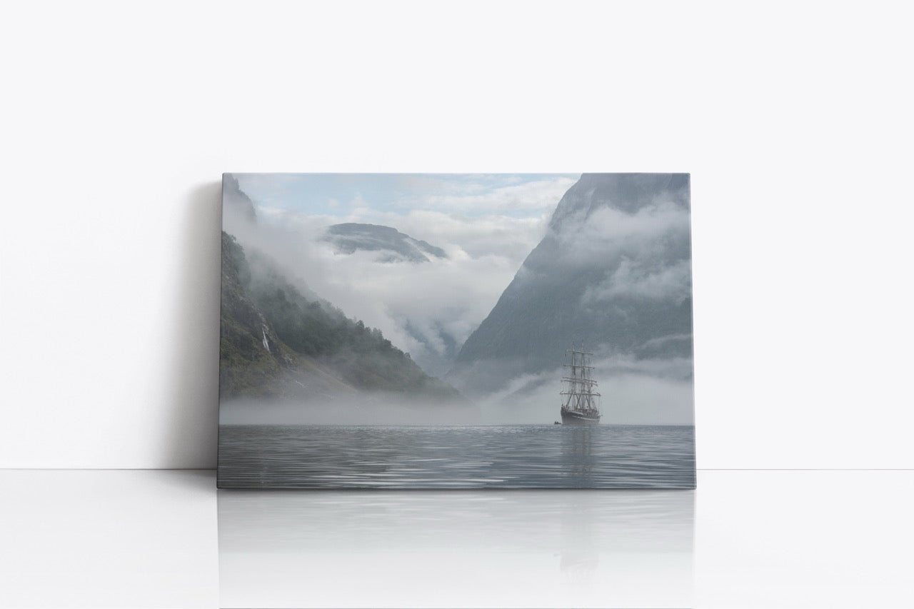 Tablou Canvas The Ship In Fog
